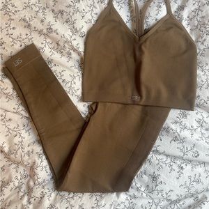 Setactive Set - Medium top, Small bottoms